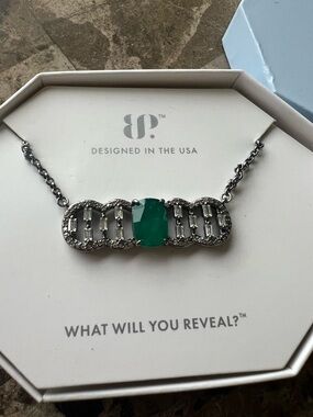 Emerald-Center Silver Necklace by BP